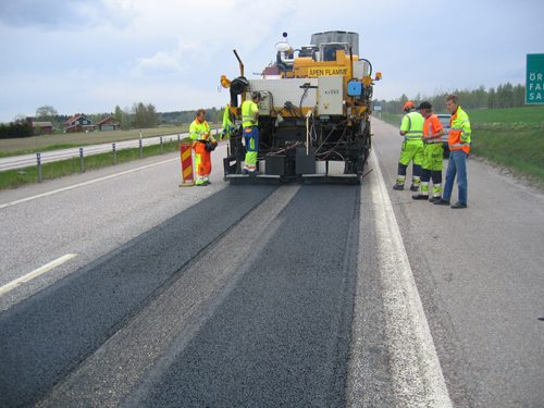 Bild 12:25 Track Paving