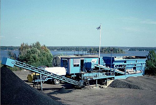 Bild 14:4 Kontinuerligt blandarverk för kallblandad asfalt av fabrikat Aneco.